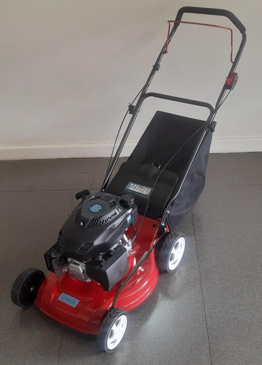 5df17925-63b4-4089-91cd-c814f31550b8 Astramilano Lawn Mower 18 inches 140CC 4hp HAND PUSH - Image 1